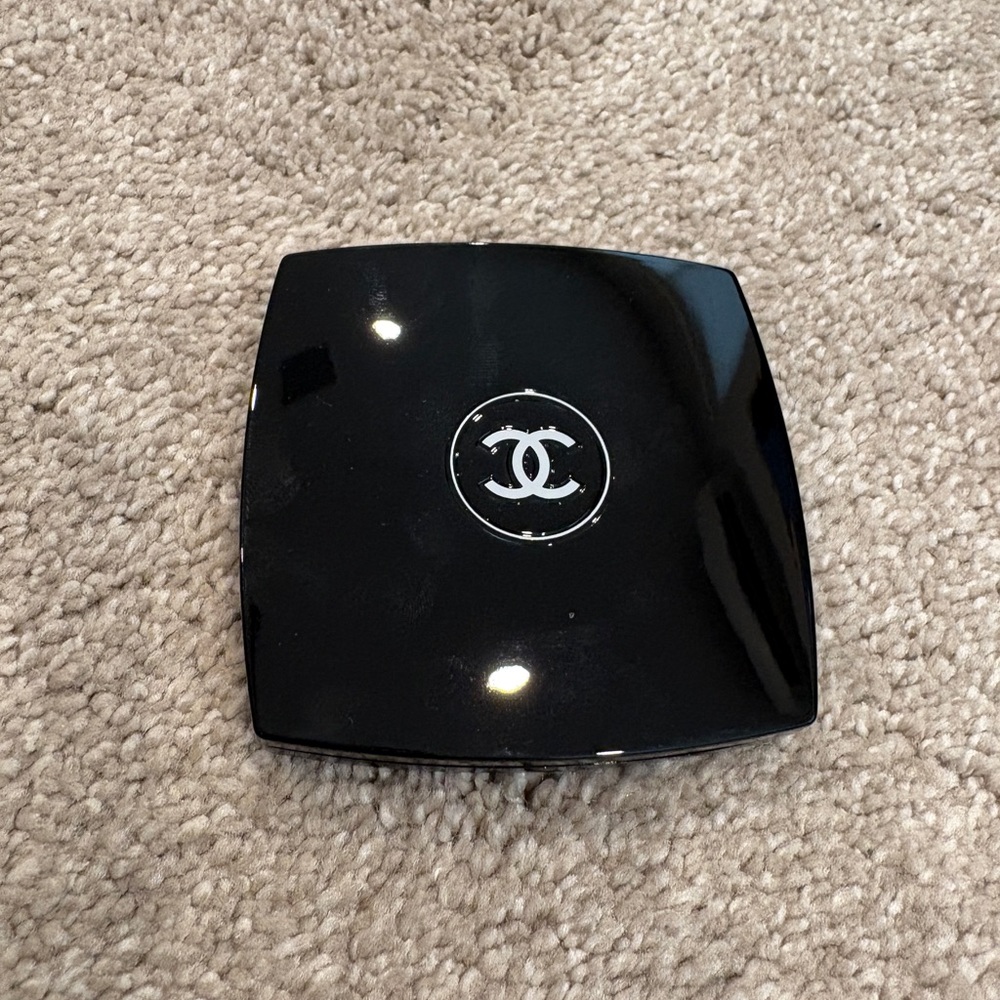 CHANEL Black Dual Mirror - Picture 4 of 7